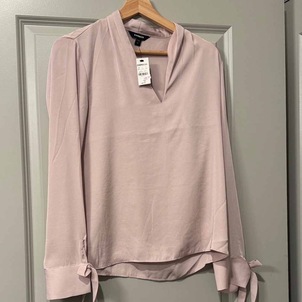 Express Women's Blouse and Trouser Set in Soft Pink